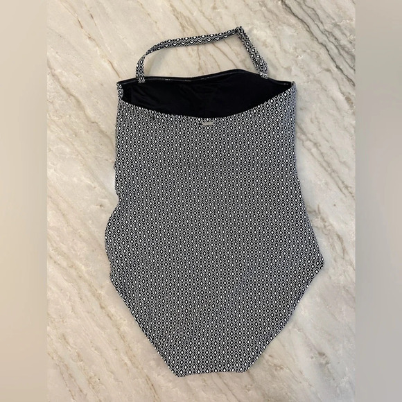 NWT DKNY One Piece Swim Suit Black and White Geometric Print Women’s size L - Picture 7 of 10